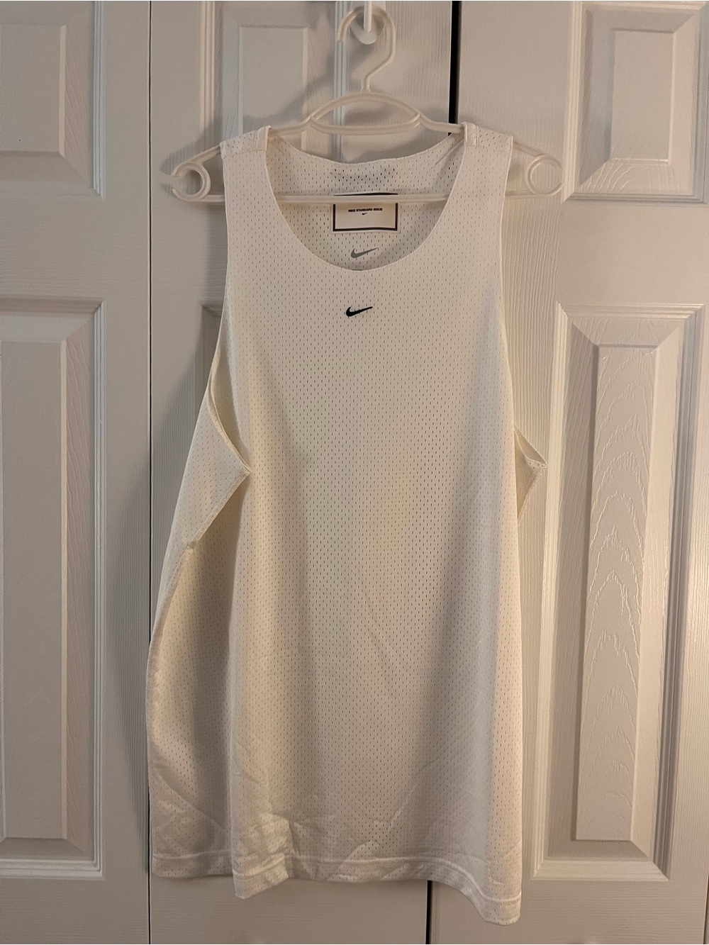 Nike Men’s White Sleeveless Performance Tank